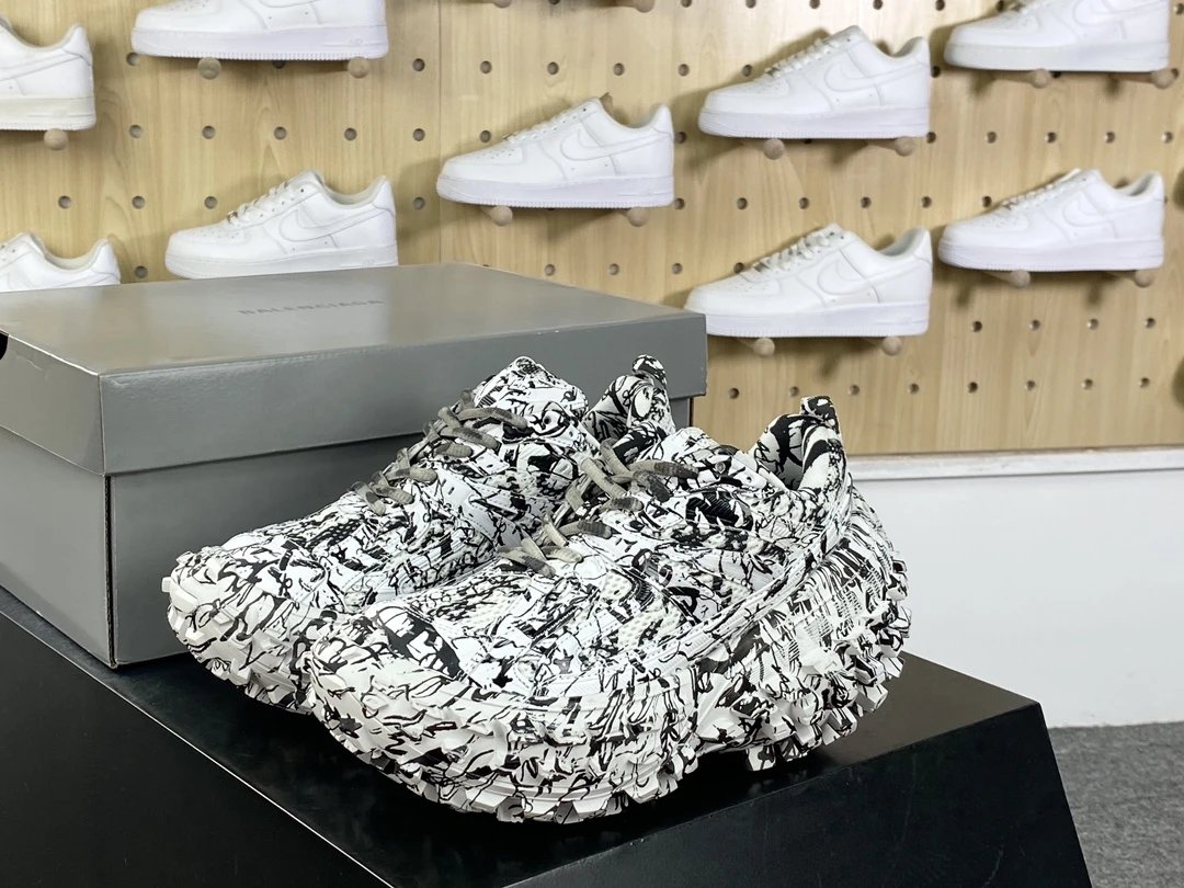 BALENCIAGA Runner Shoes-3