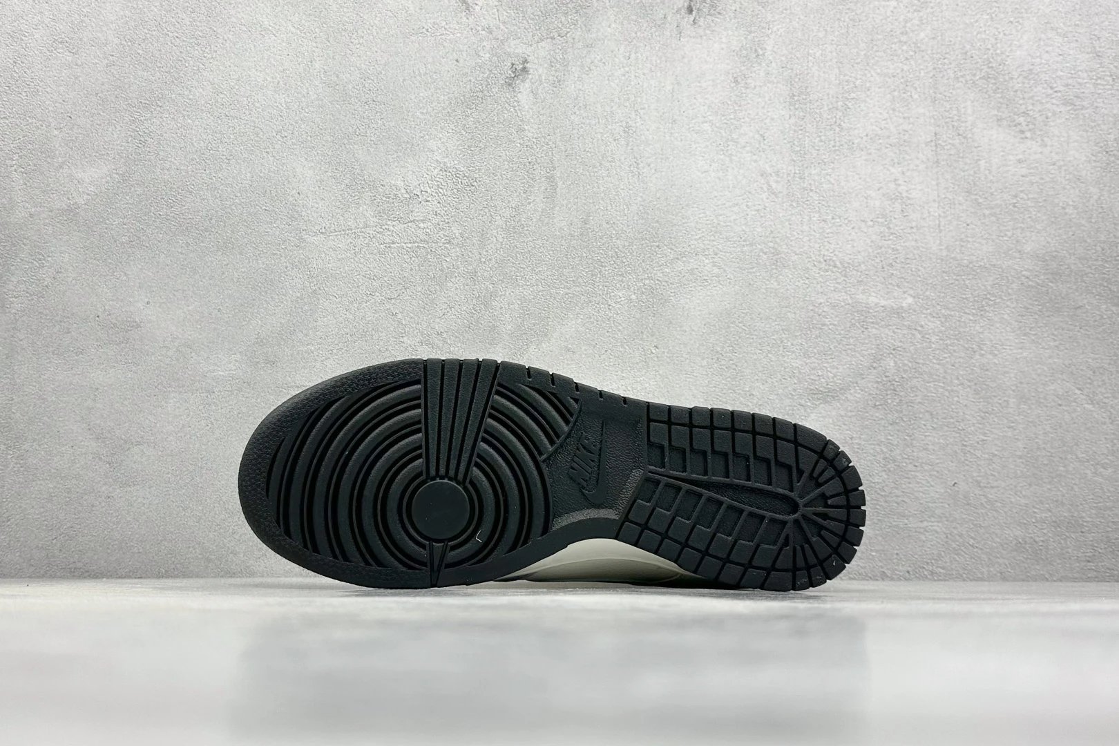 Nike dk x Supreme Shoes