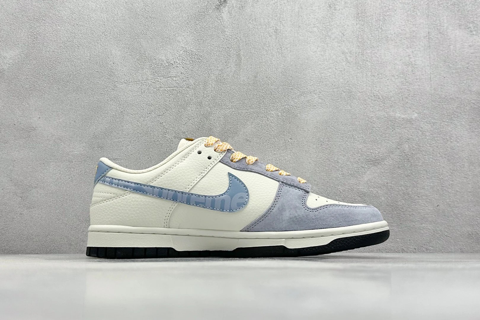 Nike dk x Supreme Shoes
