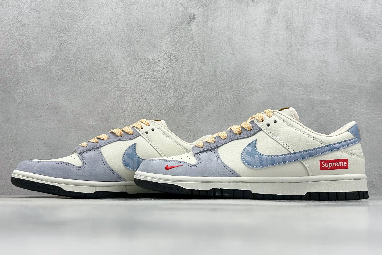 Nike dk x Supreme Shoes