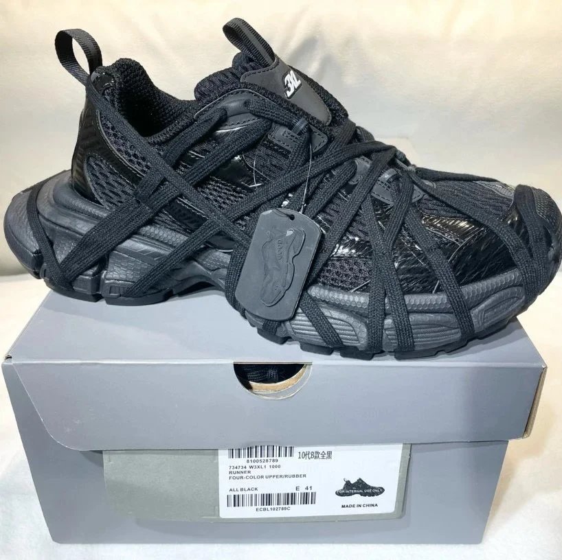 BALENCIAGA  3