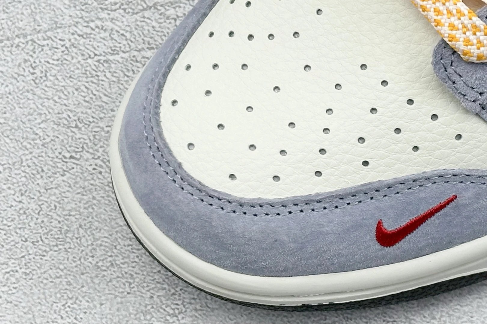 Nike dk x Supreme Shoes