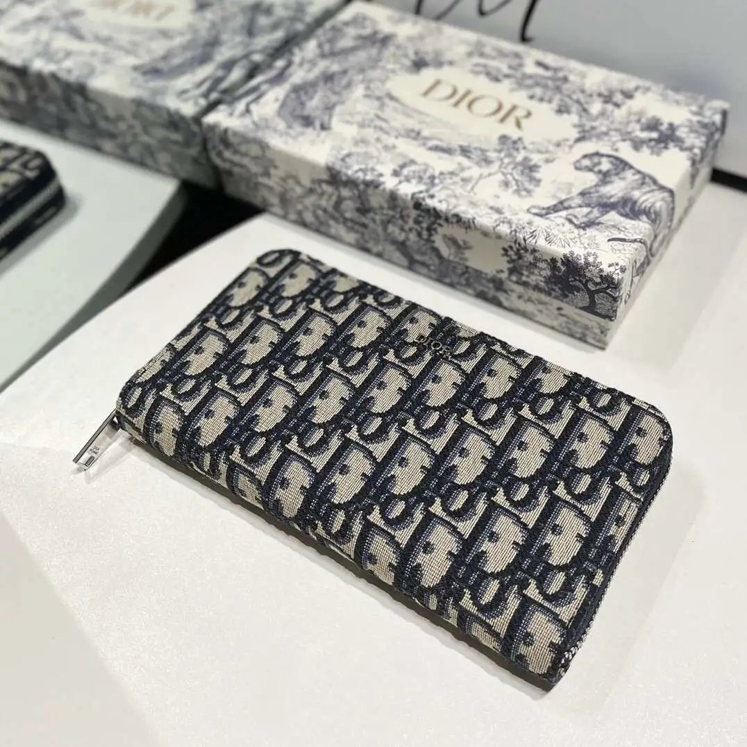 DIOR wallet