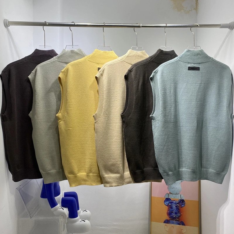 ESSENTIALS Sweater