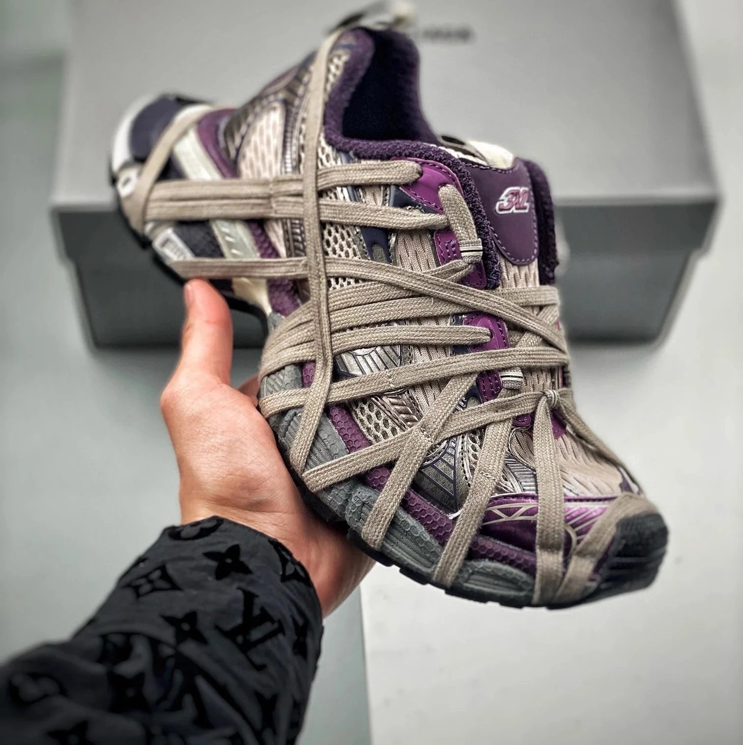 BALENCIAGA  3