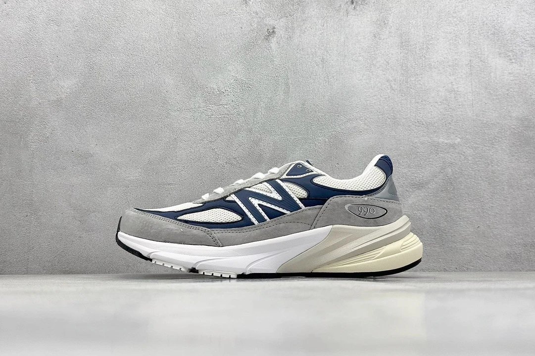 NBalce 990 Shoes