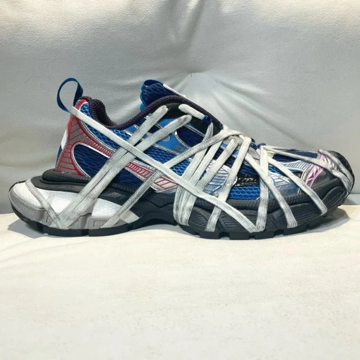 BALENCIAGA  3