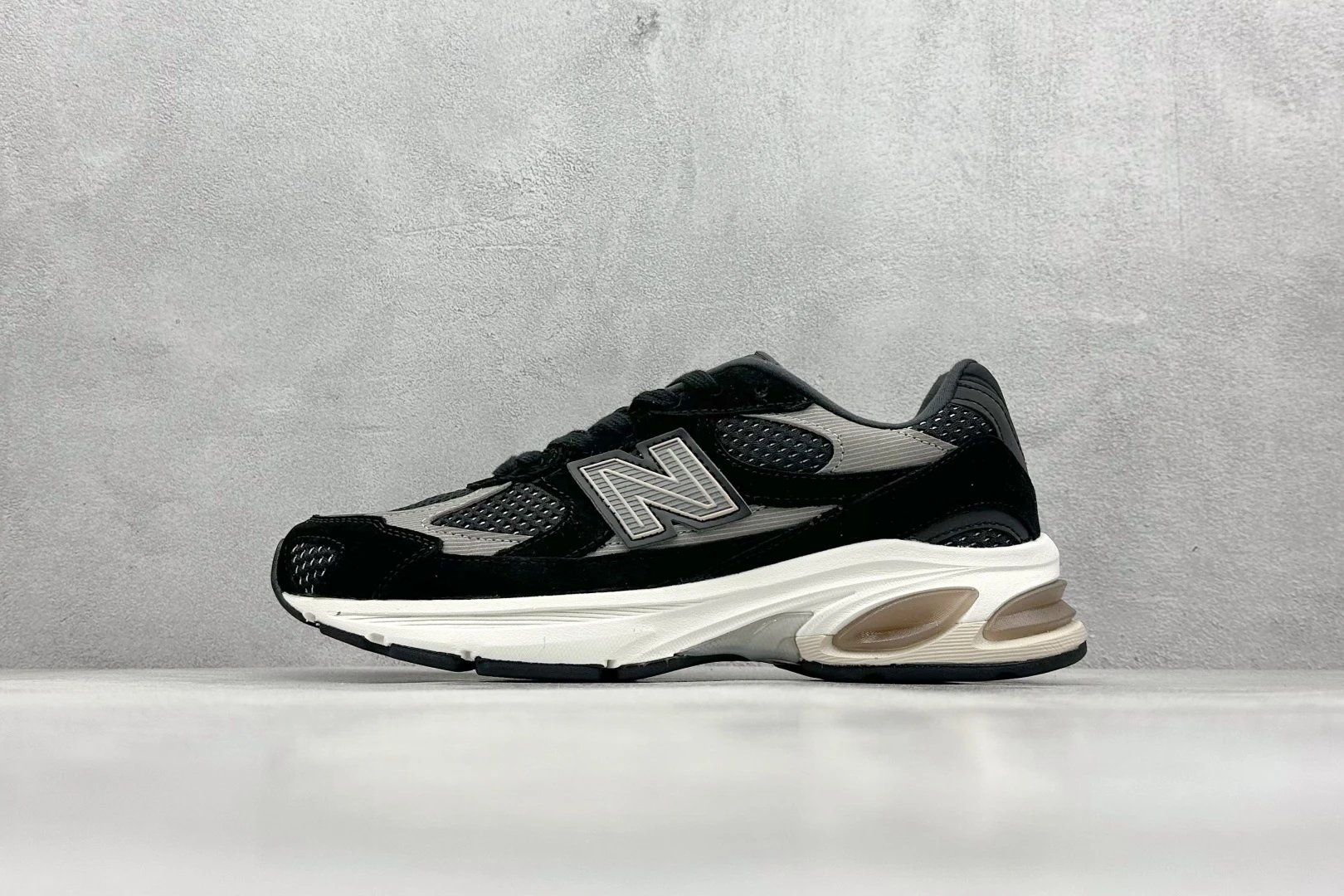 NBalce  2010 Shoes -1