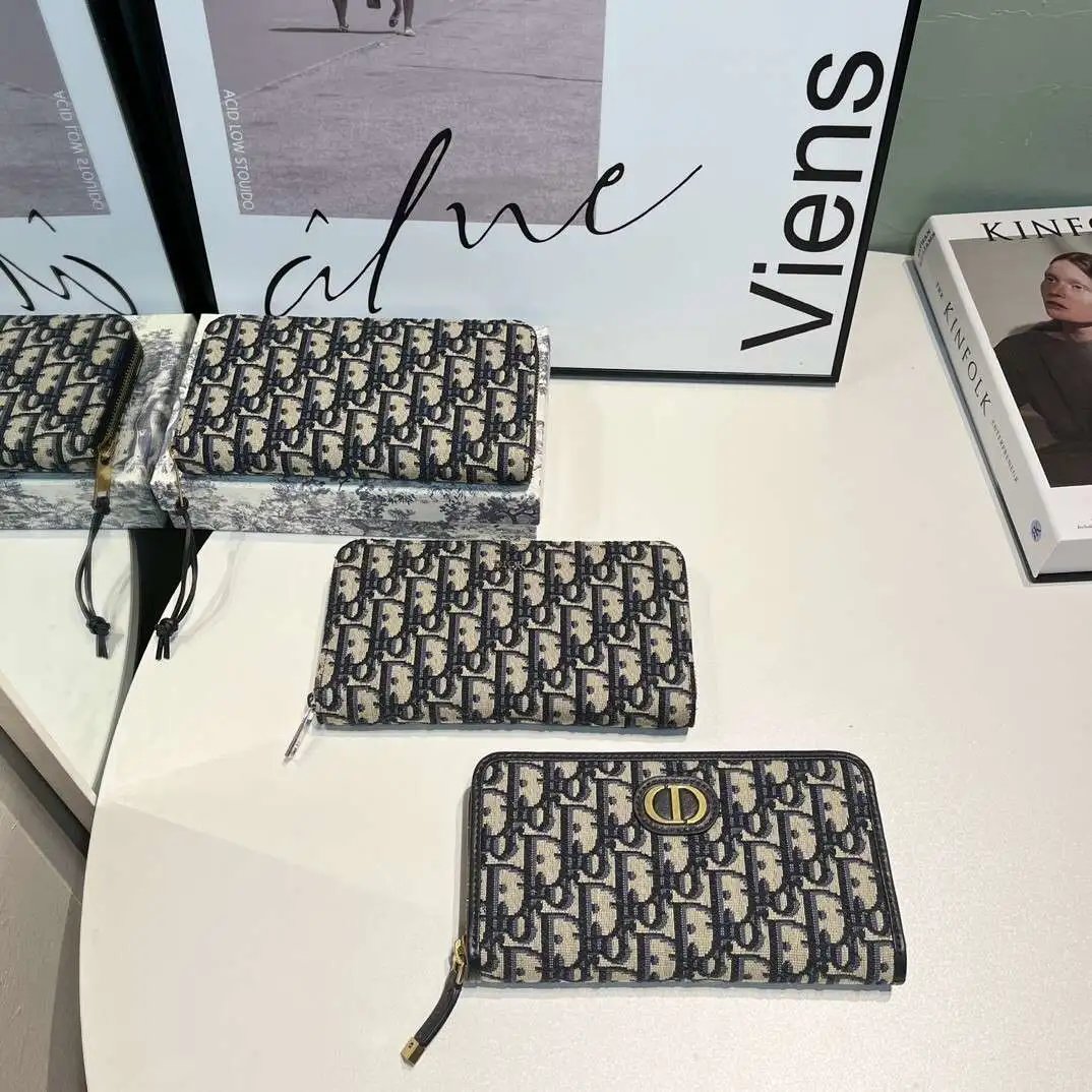 DIOR wallet