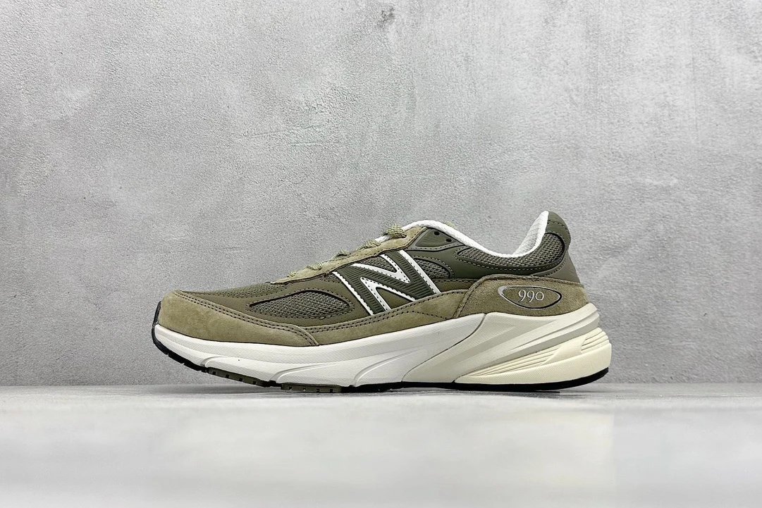 NBalce 990 Shoes