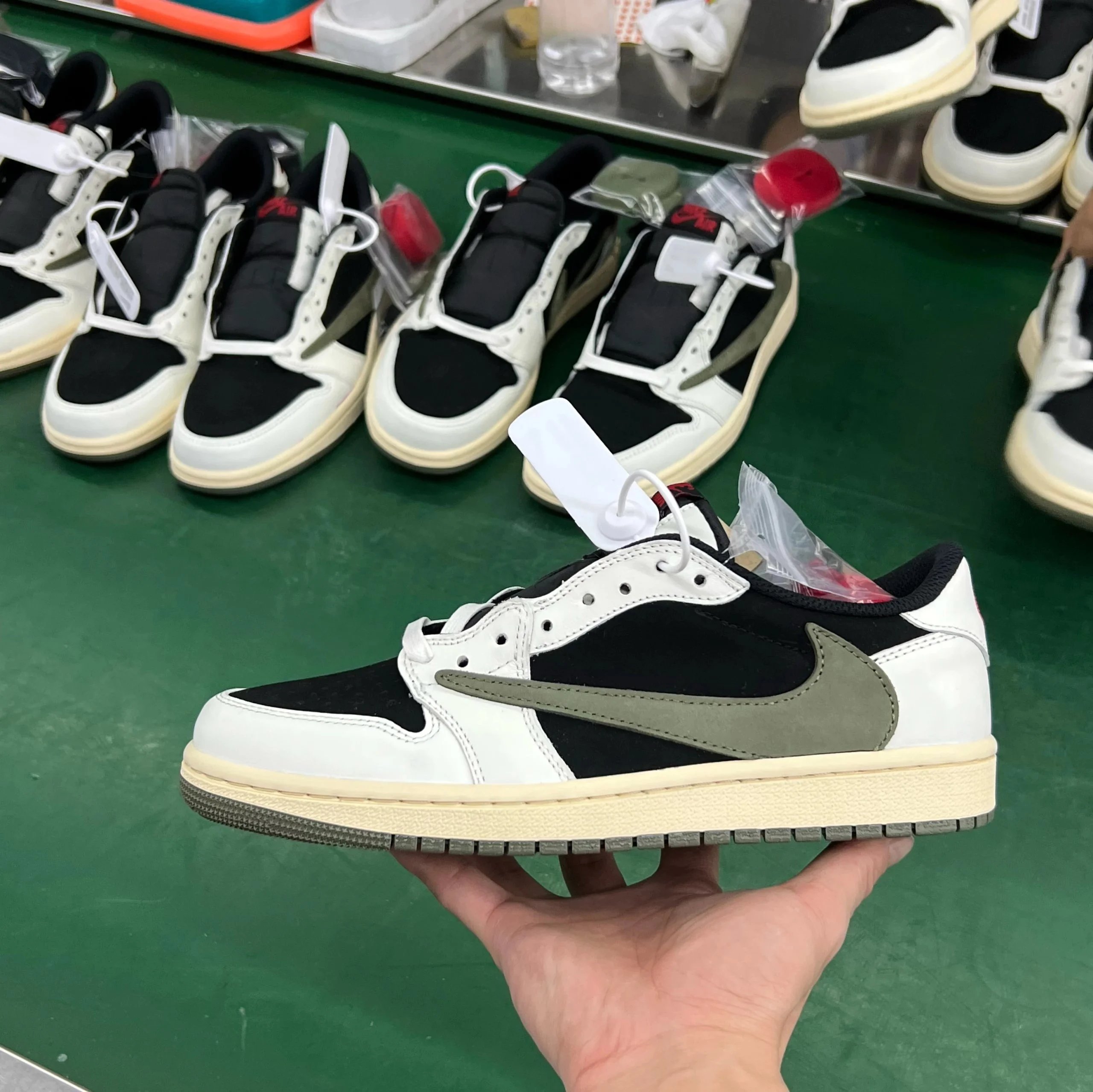 Travis Scott x Jordan Air Jordan 1 Low OG Shoes
