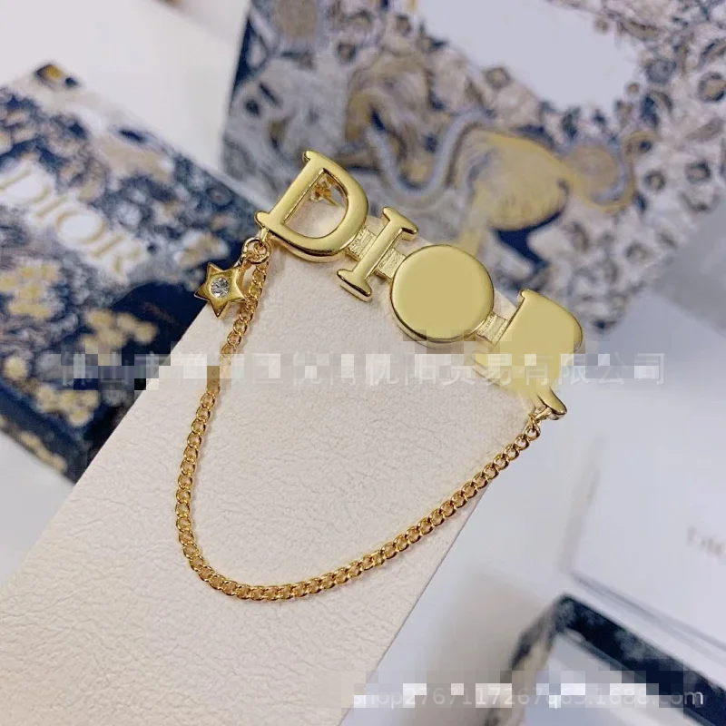 Dior brooch-3