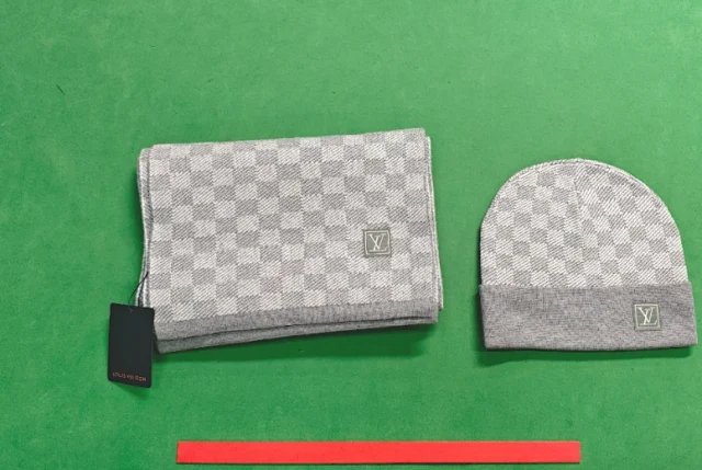 Balenciaga Hats All-over logo knitted beanie product detail image 3