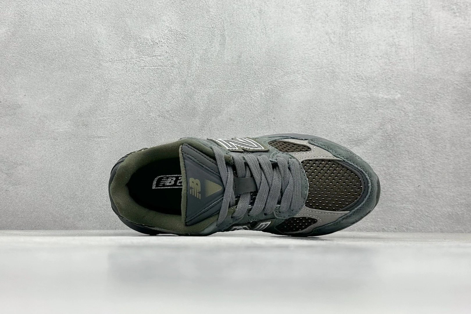 NBalce  2010Shoes