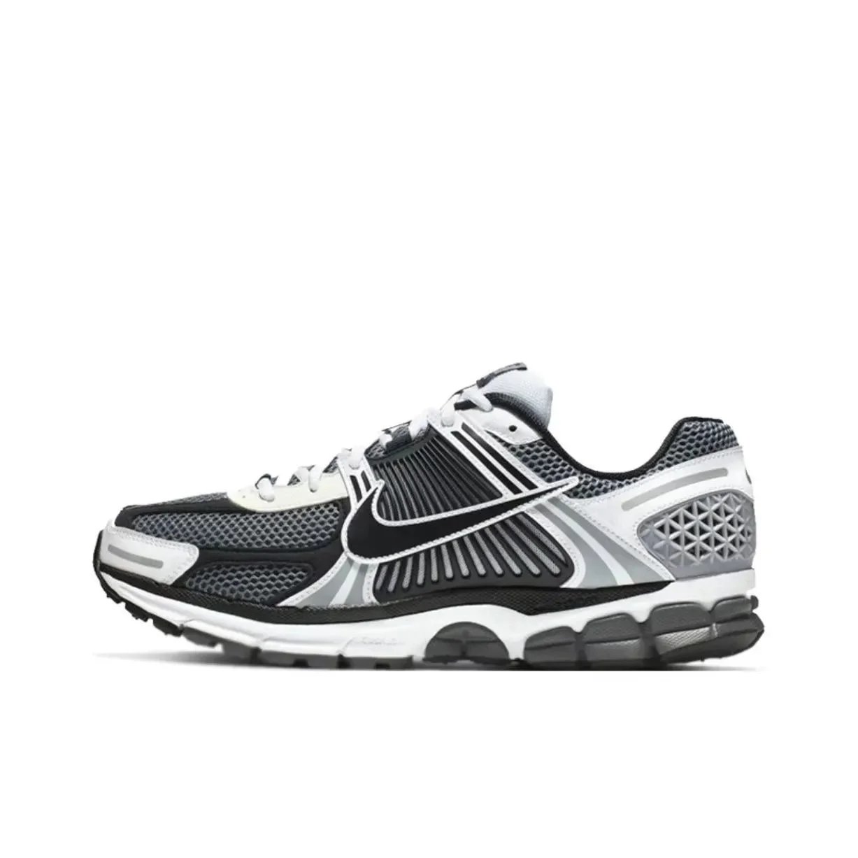 Nike zo5 Shoes