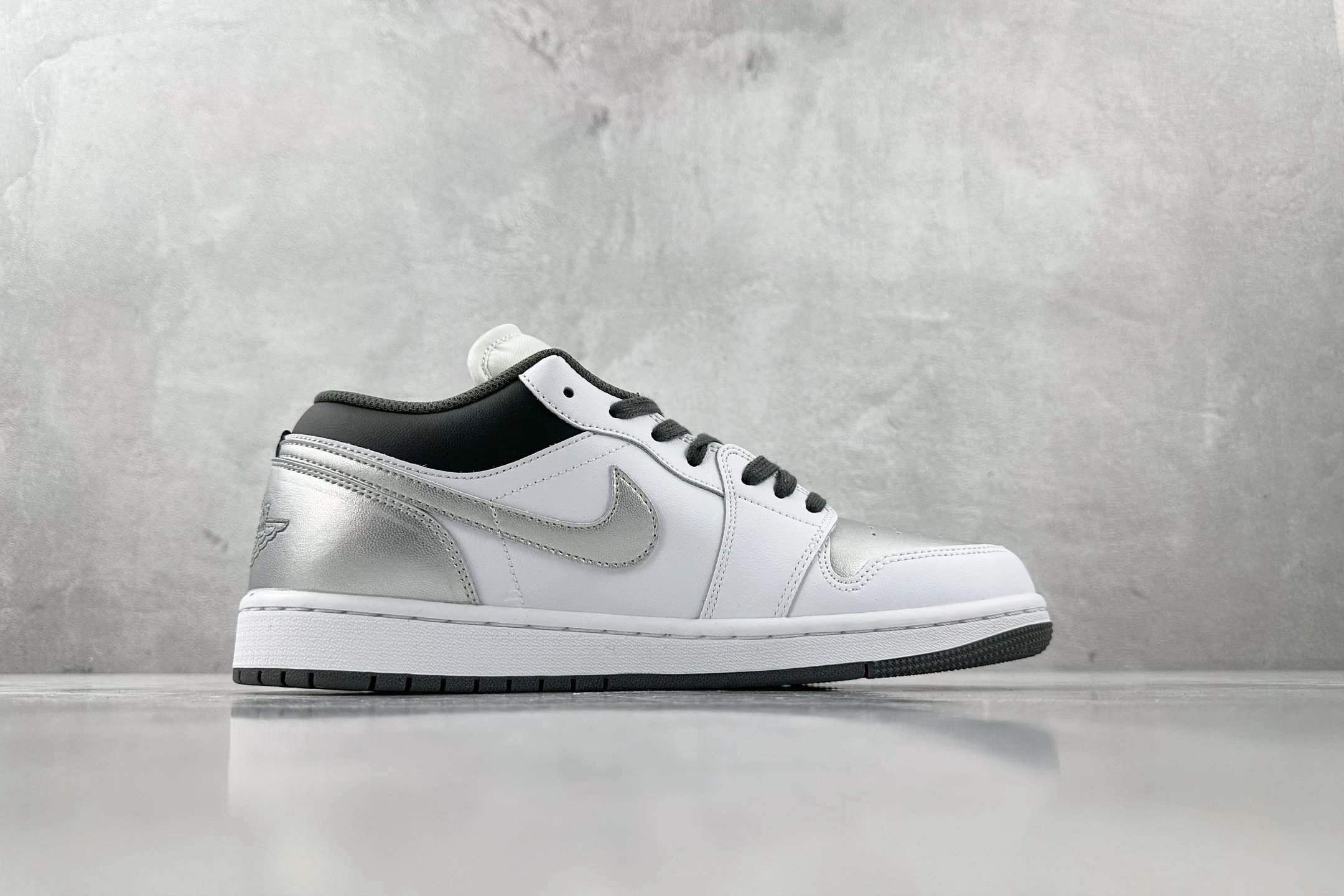 Nike Air jordan Shoes