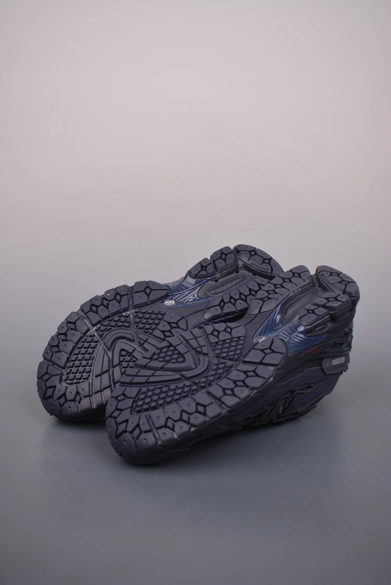 NBalce  M1906 Shoes