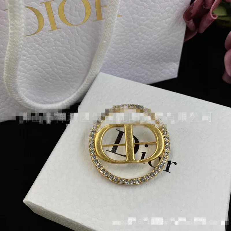 Dior brooch-11