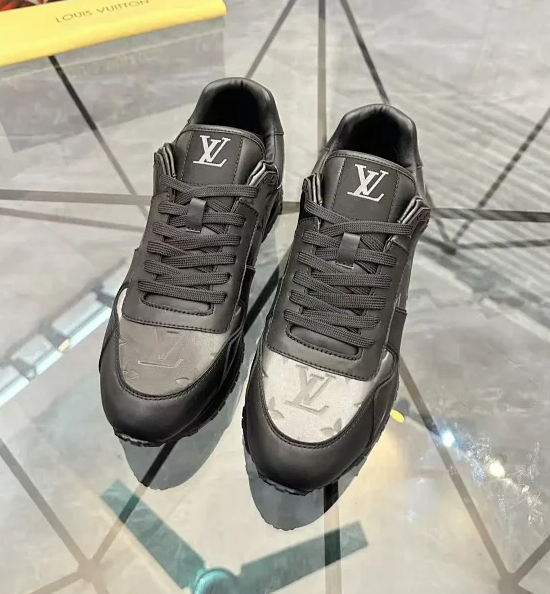 LOUIS VUITTON Run Shoes-1