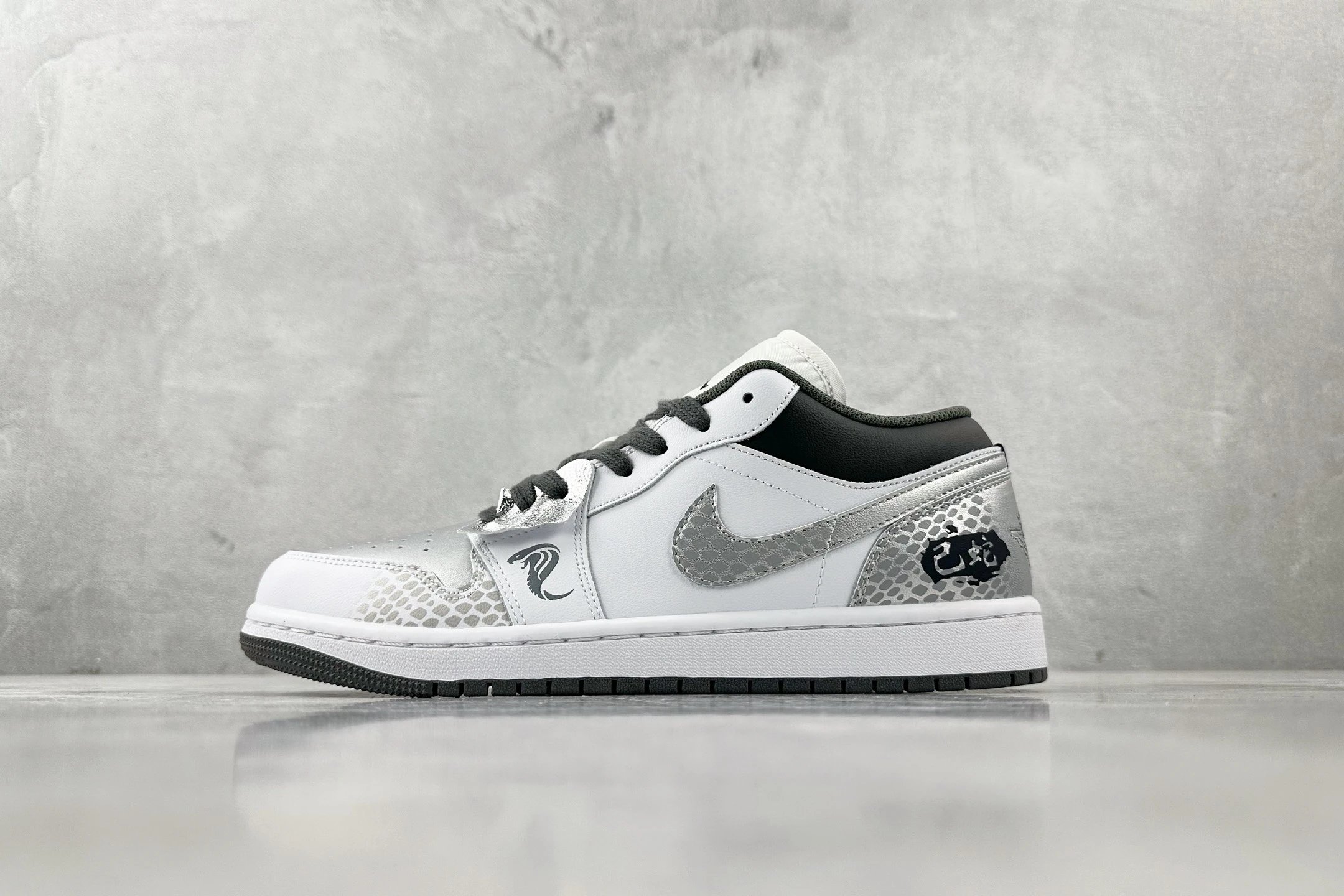 Nike Air jordan Shoes