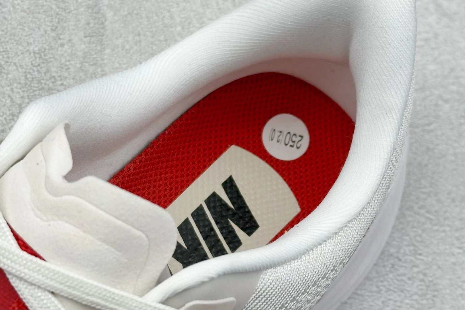Nike ZoomX Streakfly White / Red Running Shoes - 19