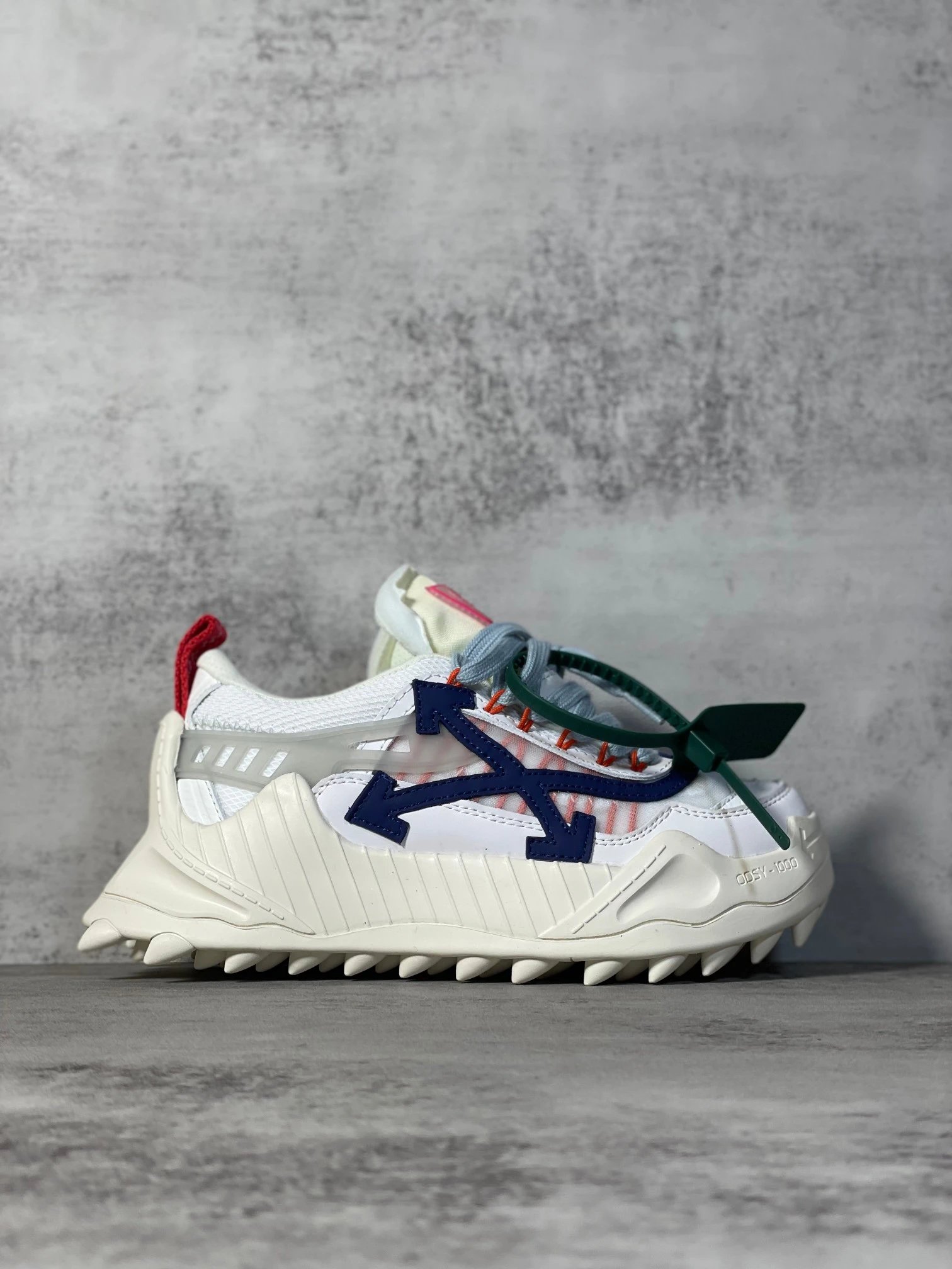 OFF-WHITE C0 Shoes (Excellent)