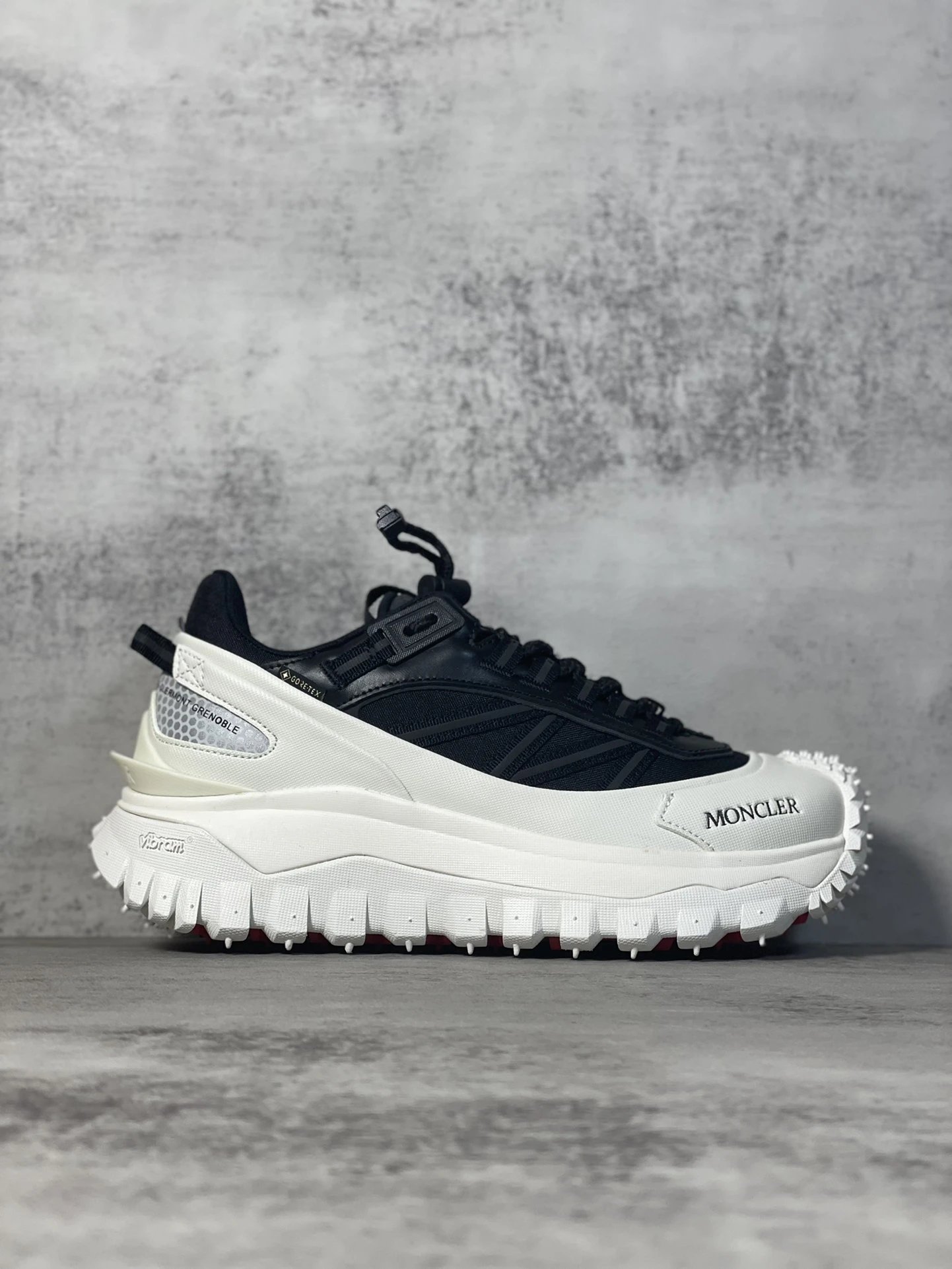 Monclar tra Shoes