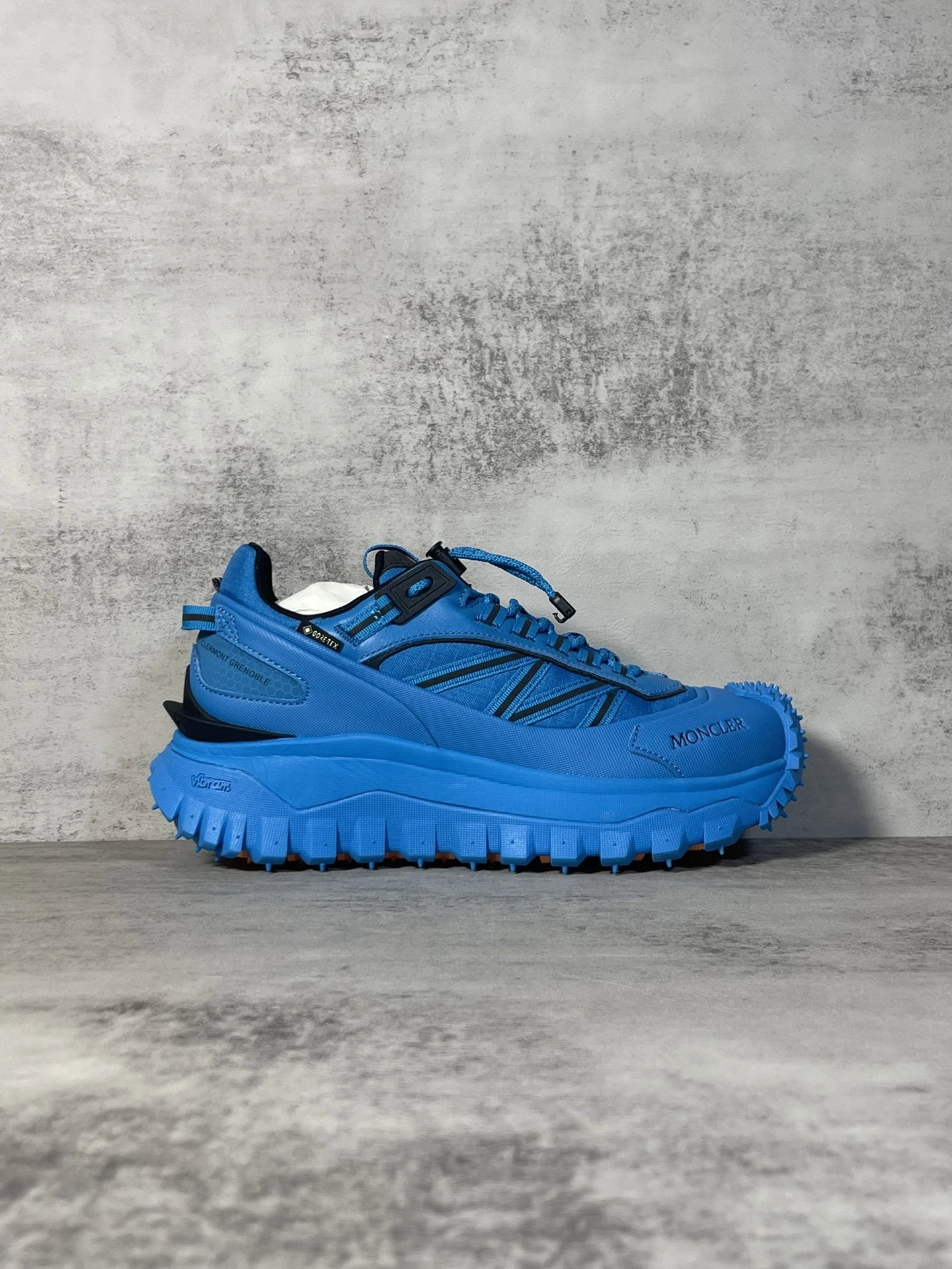Monclar tra Shoes