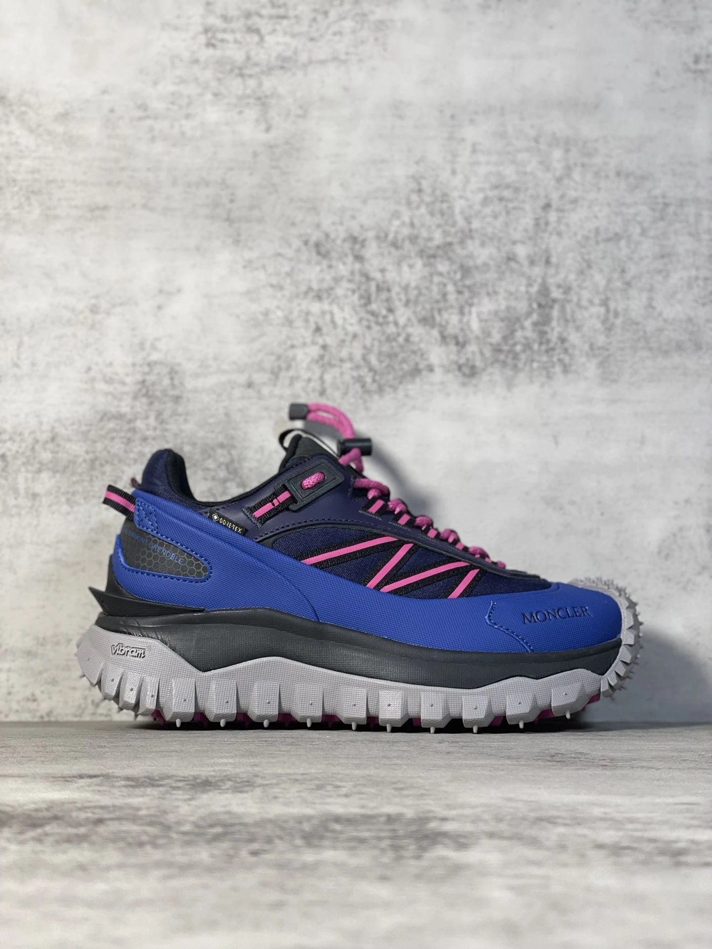 Monclar tra Shoes
