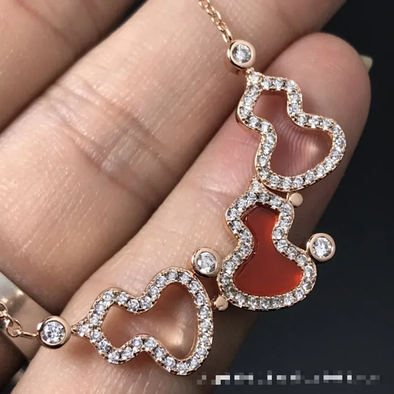 Qeelin  necklace