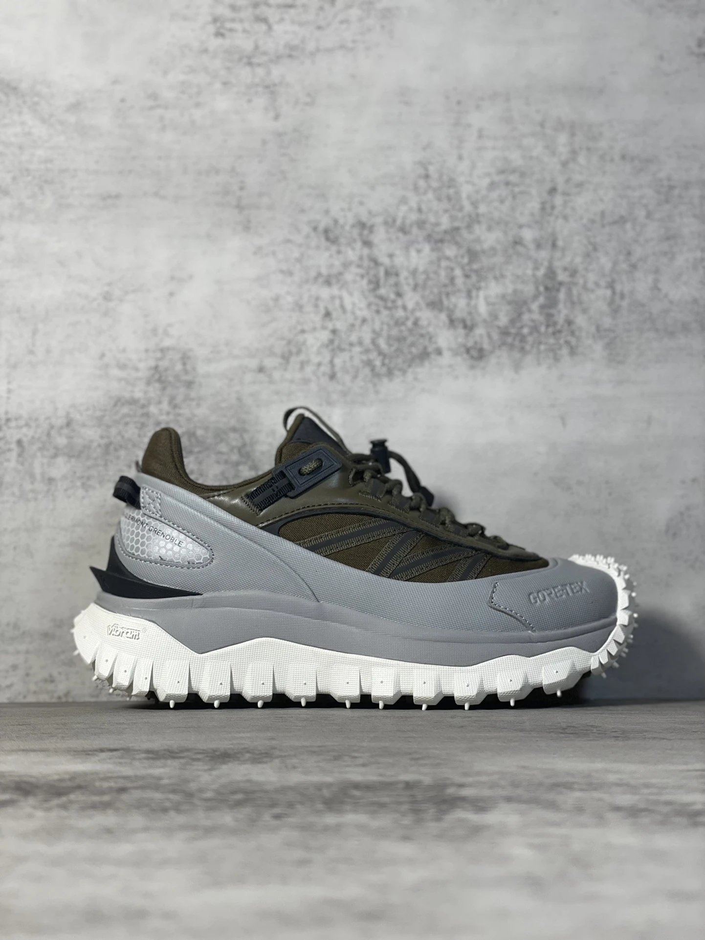 Monclar tra Shoes
