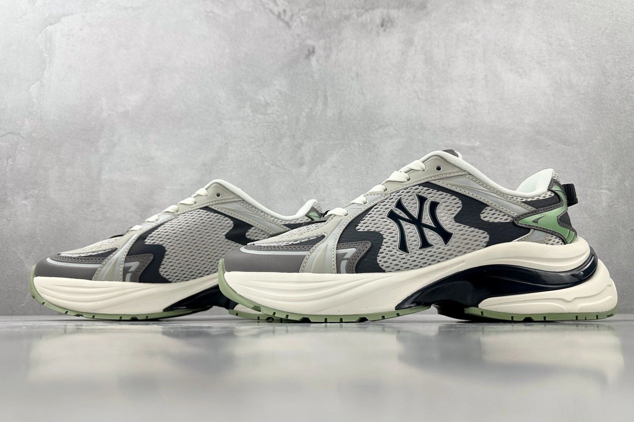 MLB Shoes