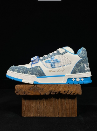 LOUIS VUITTON Trainer Shoes-1
