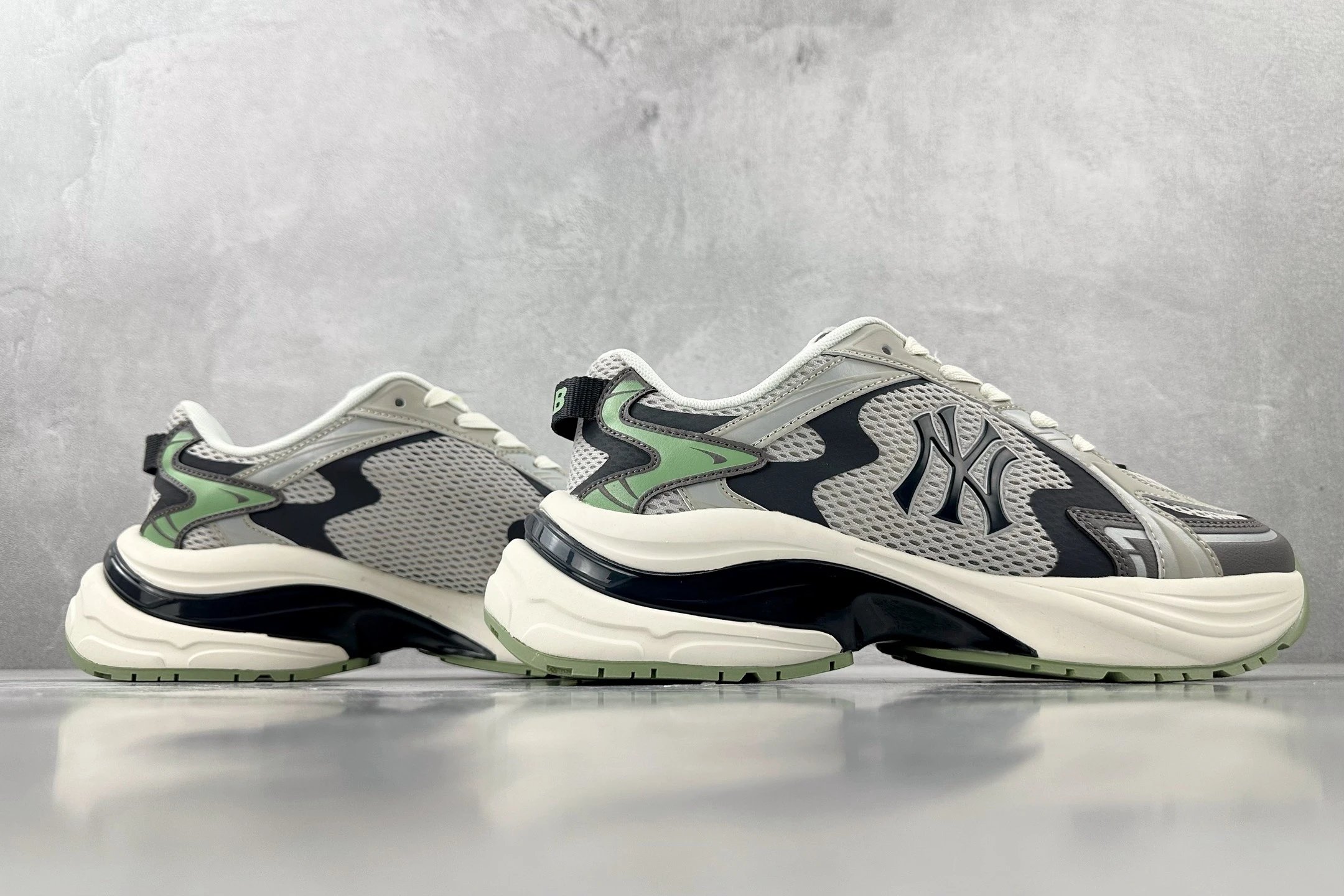 MLB Shoes
