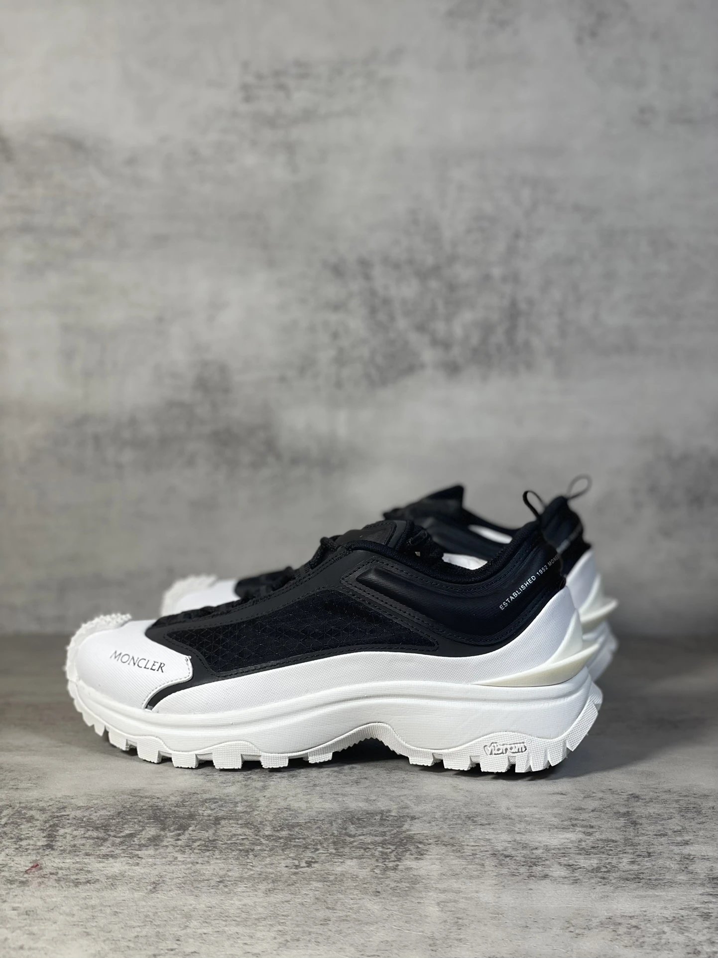 Monclar tral Shoes-1