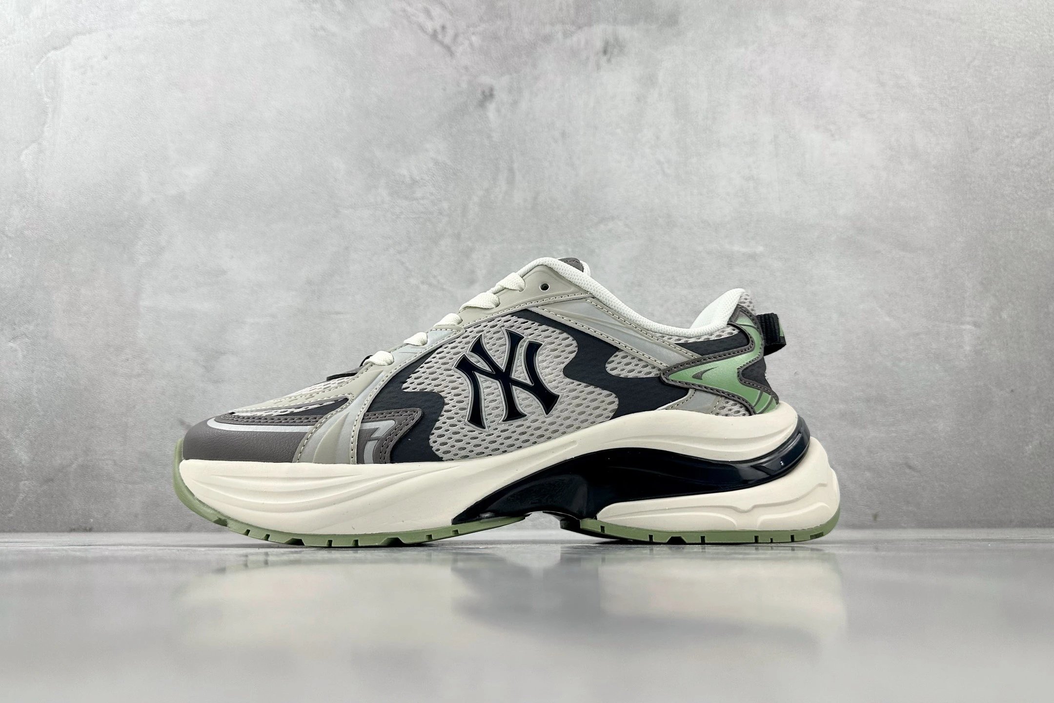 MLB Shoes