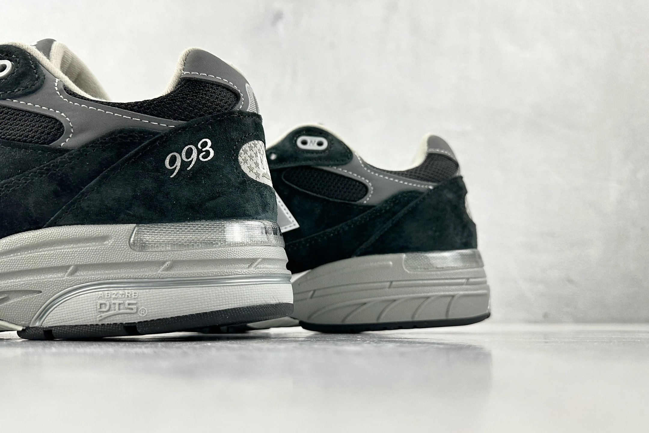 NBalce 993