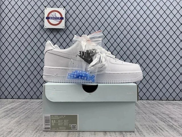 Nike x  No Shoes