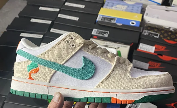 Jarritos x  Nike Dunk SB "Phantom and Malachite" Shoes