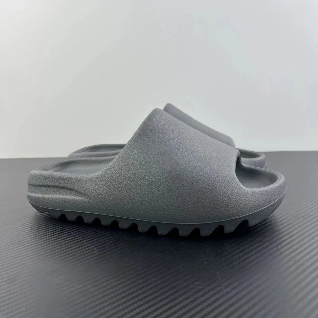 Yezzy slide Shoes