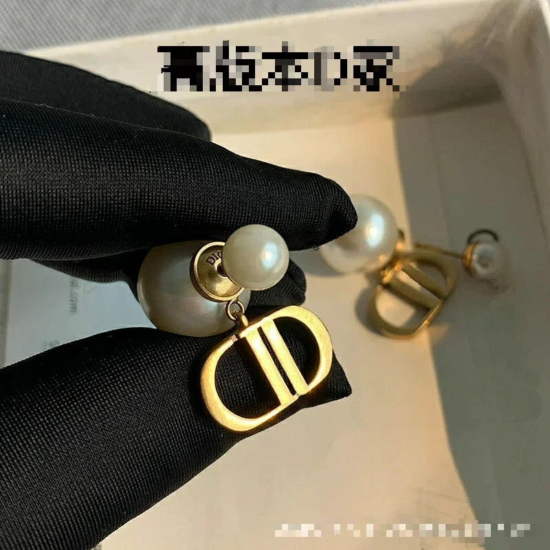 Dior earrings (1 Color)