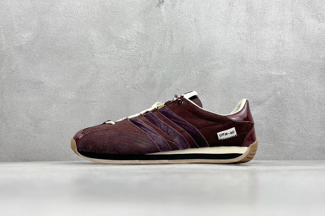 Adidas Country Shoes