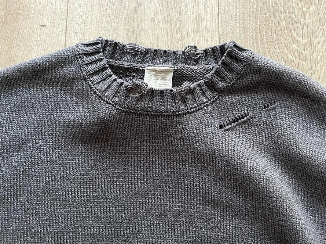UMTCar sweater