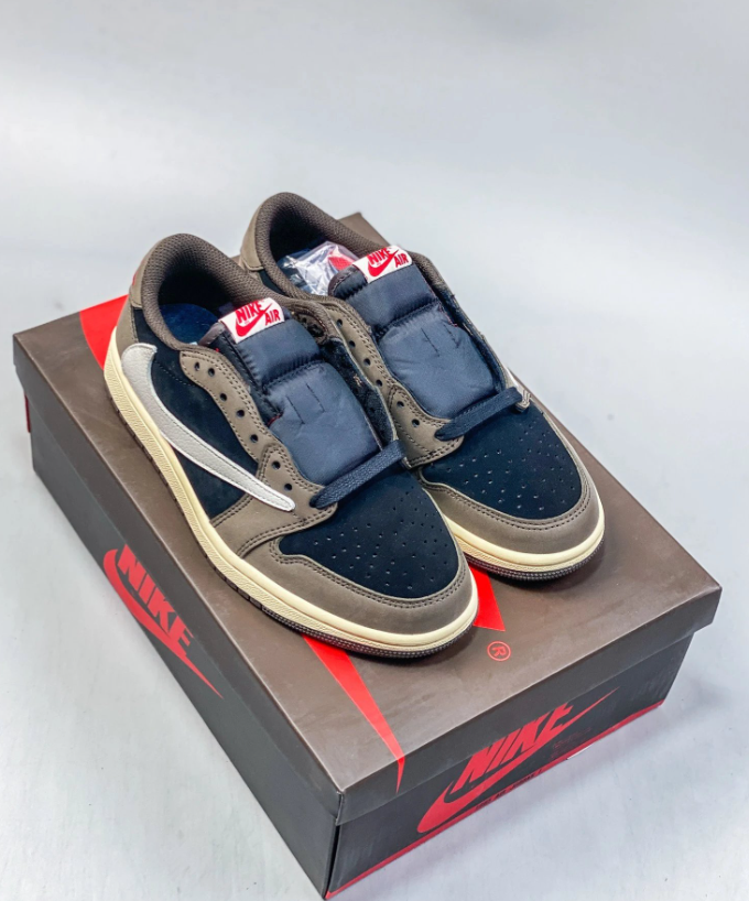 Travis Scott x Fragment Design x  Air Jordan 1 Low OG SP  Shoes