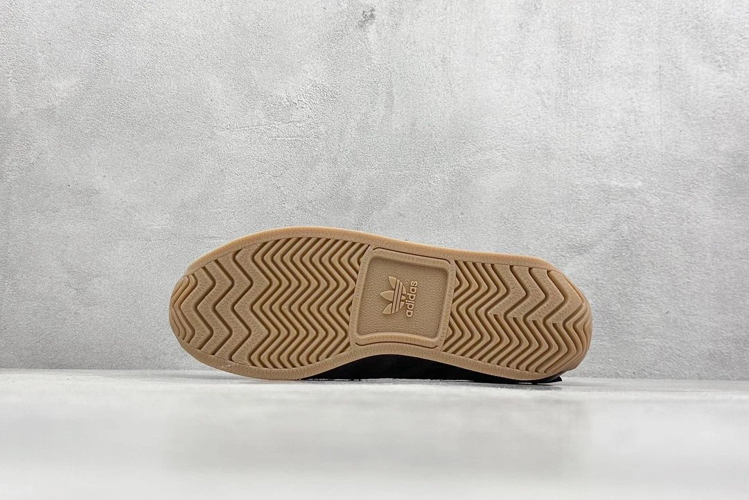 Adidas Country Shoes