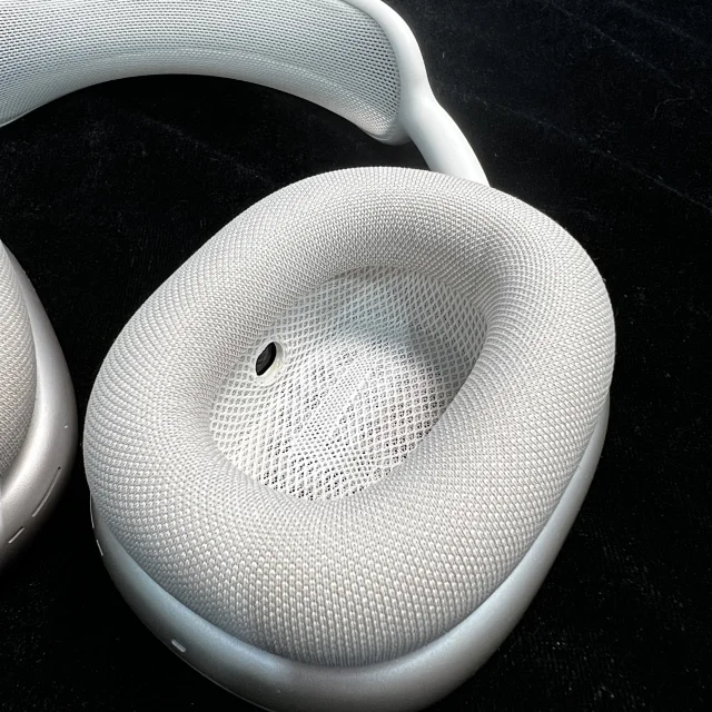 Apple Wireless earbuds with charging case product detail image 1