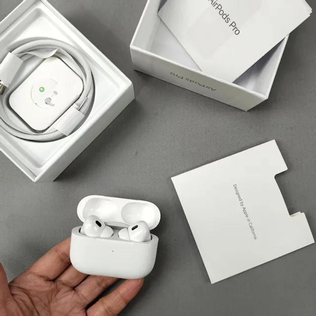 Apple Wireless earbuds with charging case product detail image 13