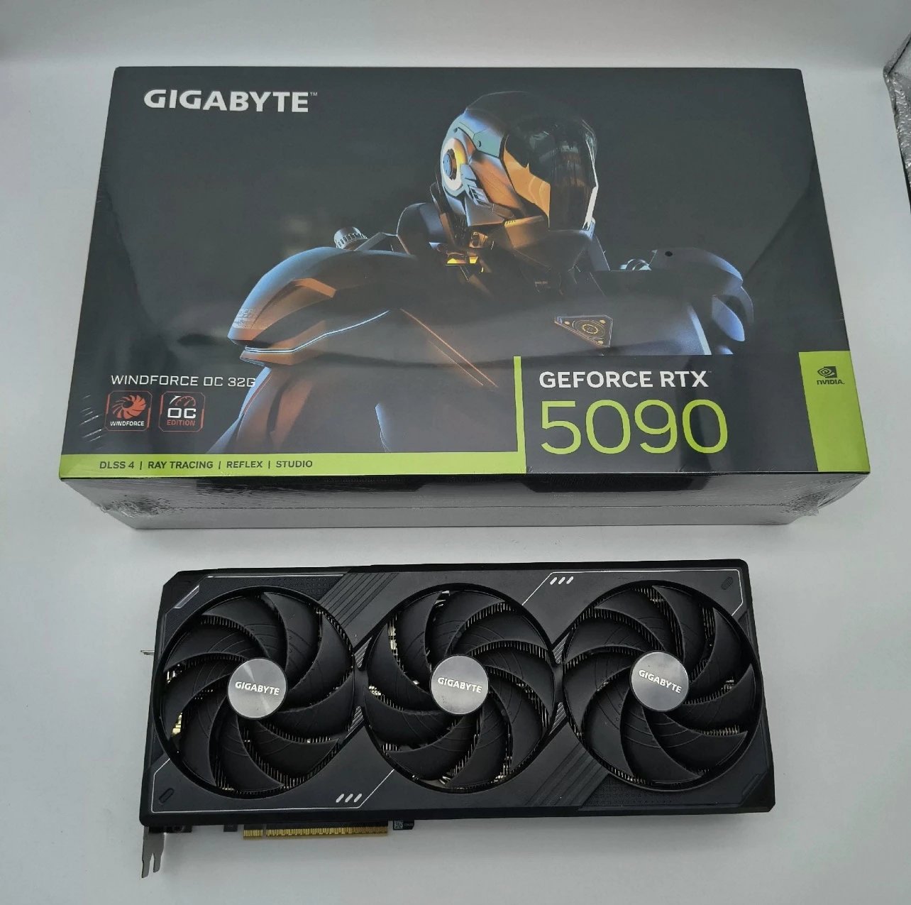 GIGABYTE RTX 5090 Gaming OC