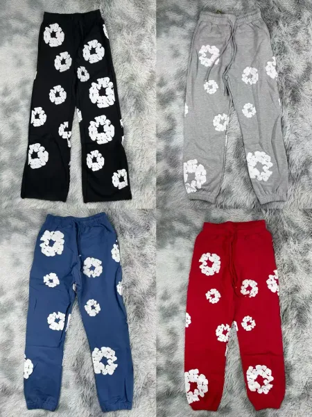 Design Scrunchie Print Sweatpants in Black, Gray, Navy, and Red - 1