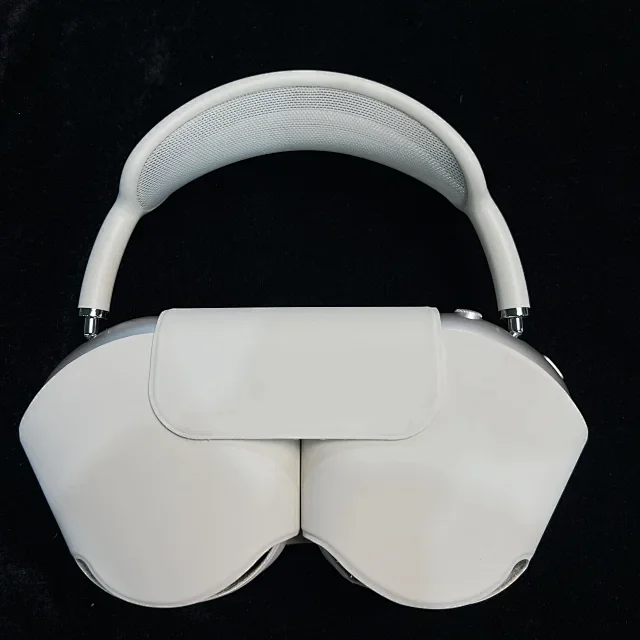 Apple Wireless earbuds with charging case product detail image 4